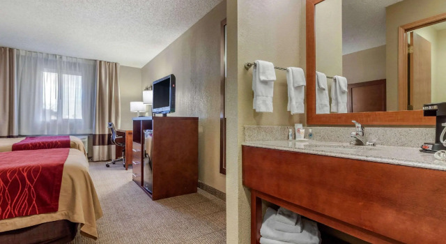Четырёхместный номер Standard Comfort Inn & Suites Hays I-70