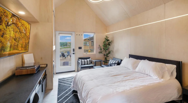 Bunkies-basecamp, Rezerwuj Dom wakacyjny Hotele w Illinois z parkingiem, Parking