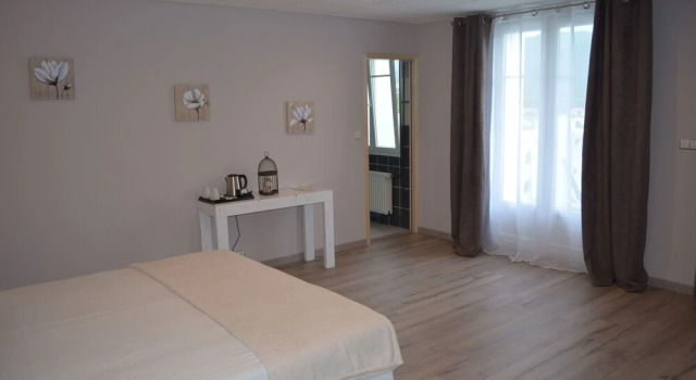 Двухместный номер Superior с балконом и с частичным видом Hôtel Lac Et Forêt