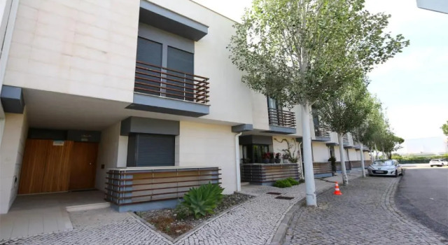 Villa do Cacho CleverDetails 216, 6 adultos 2 crianças Zona tranquila, Забронировать Вилла Отели Виламора с парковкой, рядом с Oceanico Victoria Golf Course, Парковка