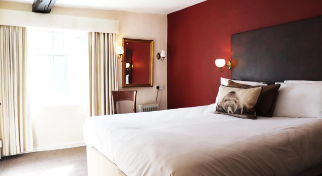 Shillingford Bridge Hotel