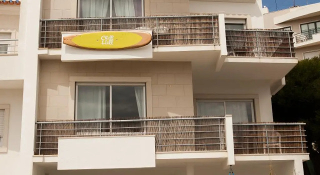 Кровать в общем номере Цокольный этаж Ericeira Chill Hill Hostel & Private Rooms