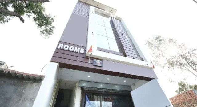 Hotel S7 by OYO Rooms