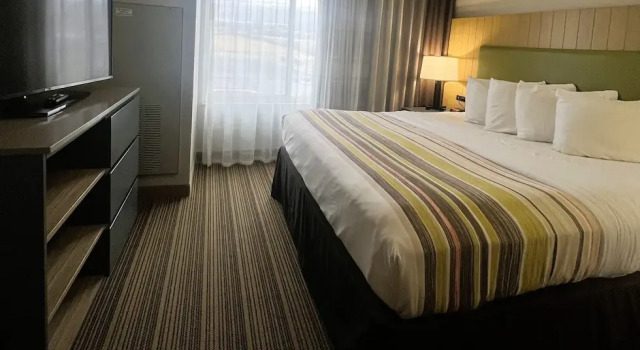 Двухместный люкс Country Inn & Suites by Radisson, Wytheville, VA