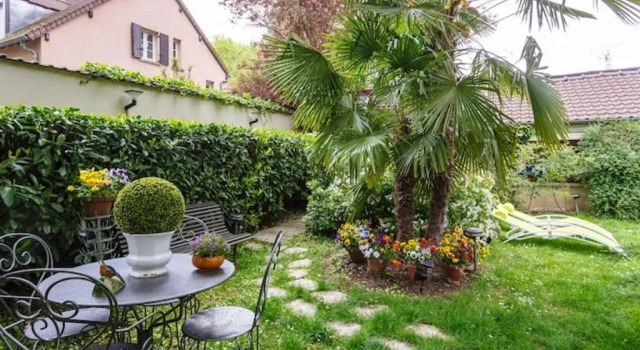 Studio avec jardin clos et wifi a Ville d'Avray a 1 km des pistes, Book Apartment Val Maubuee Ile de France