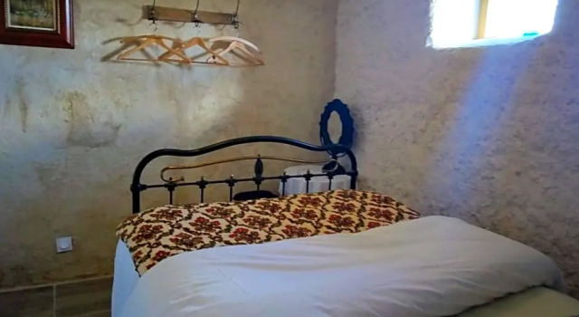 Le Petit Savriere B&B, Boek Bed and Breakfast Tronget Allier