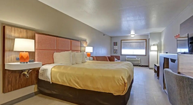 Люкс Quality Inn Pierre-Fort Pierre