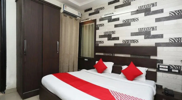 Hotel Galaxy by OYO Rooms, Book Hotel Sirsa Haryana