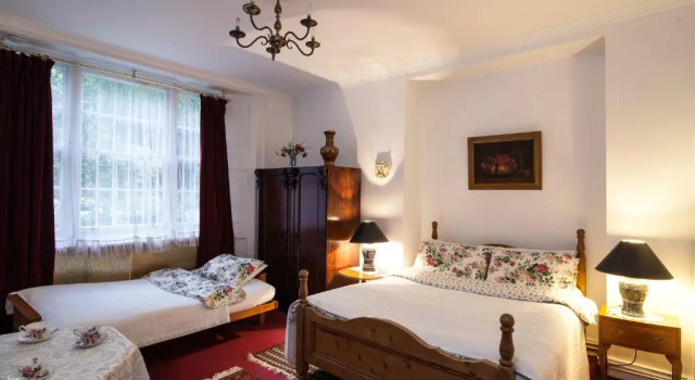 Номер Comfort Dawson Place, Juliettes Bed and Breakfast