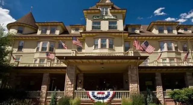 Люкс Deluxe Cliff House at Pikes Peak