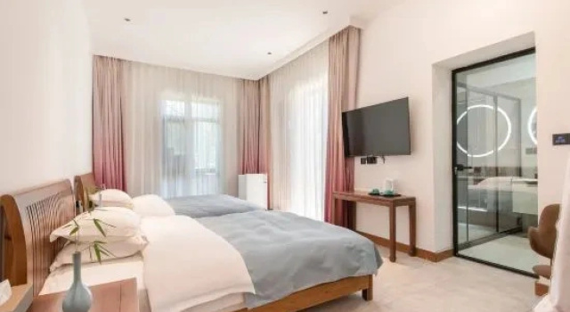 Люкс Yuntaishan Puju Lakeside Homestay