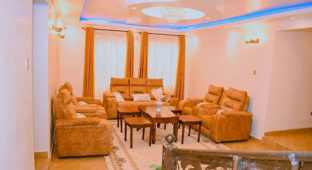 Lux Suites Lions Den Holiday Homes