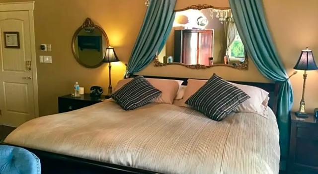 Двухместный люкс The Tuwanek Bed and Breakfast