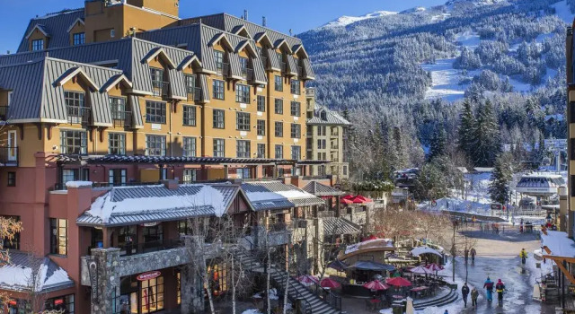 Work From Here At Sundial Boutique Hotel, Забронировать Бутик-отель Бутик-отели Уистлер, рядом с Chateau Whistler Golf Course, Бутик-отель