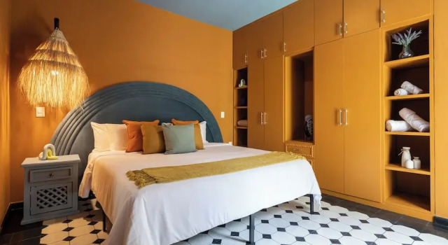 Vibrant 3Bed Villa - A Deco Retreat, Забронировать Вилла Виллы Сан-Мигель-де-Альенде, рядом с Public library, Вилла