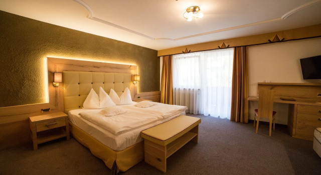 Freina Mountain Lifestyle Hotel, Забронировать Отель Сельва-ди-Валь-Гардена Кортина-д'Ампеццо, рядом с Бугельный подъёмник Ризачча 2 (нижняя станция)