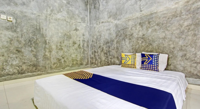 Habitación doble Estándar Hotel O Agus Kostel SyariahNearWisata Agro Jollong