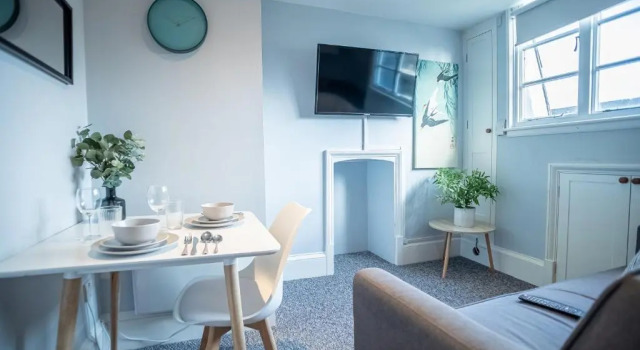 Cosy, Central Flat for up to 4 with Park View, Забронировать Отель Оксфорд Оксфордшир, рядом с Мост Магдалены