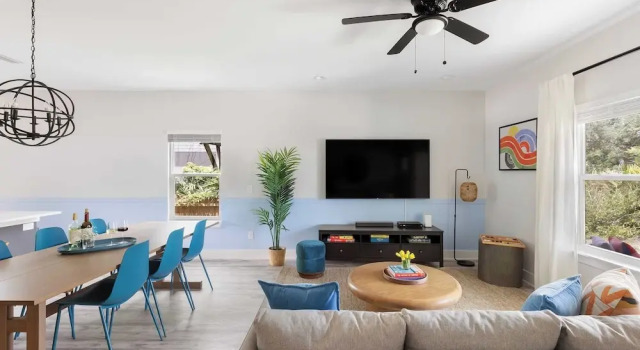 Playfully Designed Home + Hot Tub, Fire Pit & Game Room Blue Hour by Avantstay, Забронировать Дом для отпуска Виллы Saint Augustine Area, Вилла