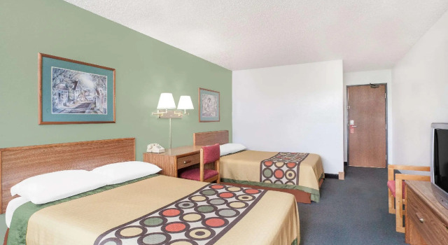 Четырёхместный номер Standard Red Roof Inn Queensbury