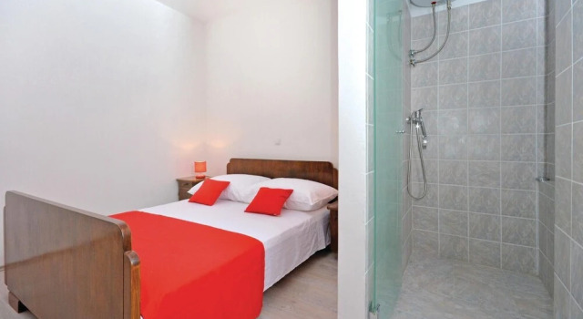 Amazing Home in Srinjine With Wifi and 3 Bedrooms