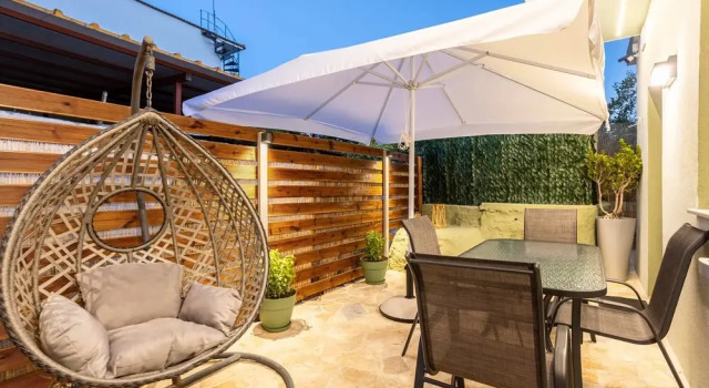 Студия Filiatra Welcoming Hideaway - A Cozy Urban Escape