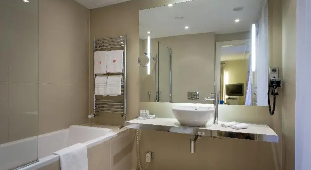Deluxe Dreier Zimmer mit Balkon Three Storks