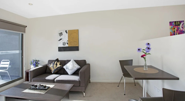 Студия Executive c 1 комнатой с балконом Astra Apartments Glen Waverley @ViQi