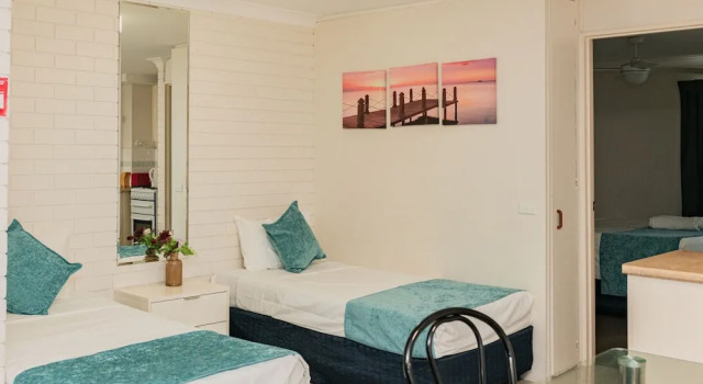 Апартаменты c 1 комнатой с балконом Trickett Gardens Holiday Inn