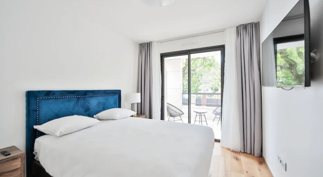 Апартаменты Deluxe Blue Night International 71