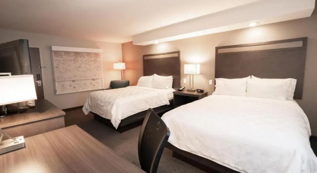 Четырёхместный номер Superior Holiday Inn Kearney by IHG