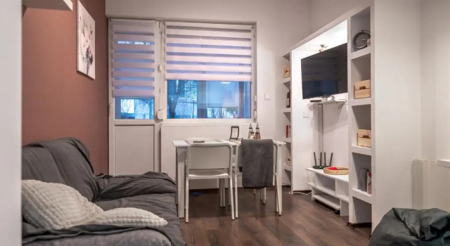 Cute&Cozy 2BD Flat with Balcony, Забронировать Апартаменты/квартира София Vitosha, рядом с Национален Дворец На Културата