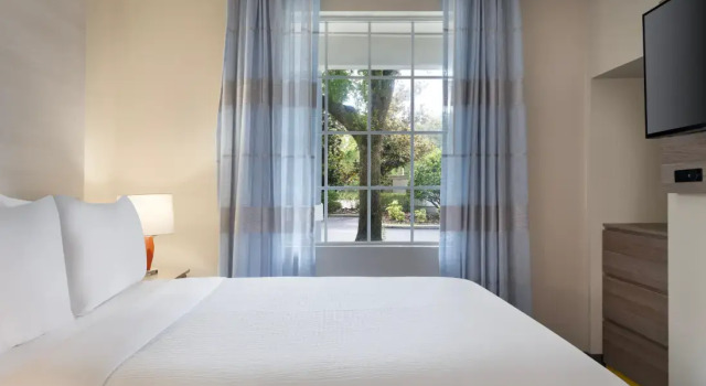 Люкс с 2 комнатами Holiday Inn Resort Orlando Suites - Waterpark