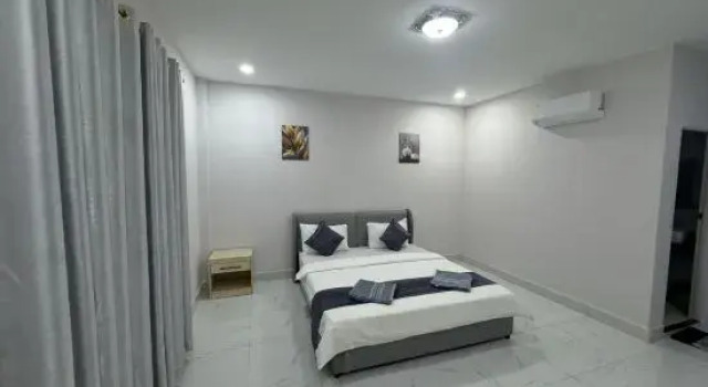 Rosi Guesthouse & Coffee3, Забронировать Отель Недорогие отели Сиануквиль, рядом с Union Commercial Bank, недорого