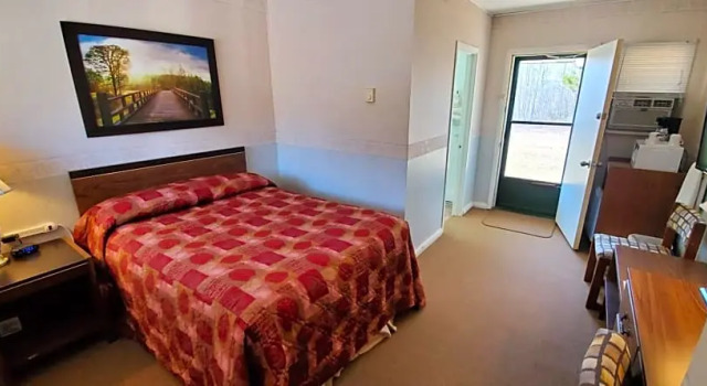 Номер Deluxe Pinewood Inn