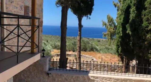 Kamares Stone House 2, Book Hotel Gerolimenas 