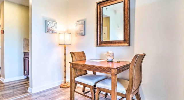 Studio w/ Pool Access - Walk to Miramar Beach!, Rezerwuj Apartament Miramar Beach Emerald Coast