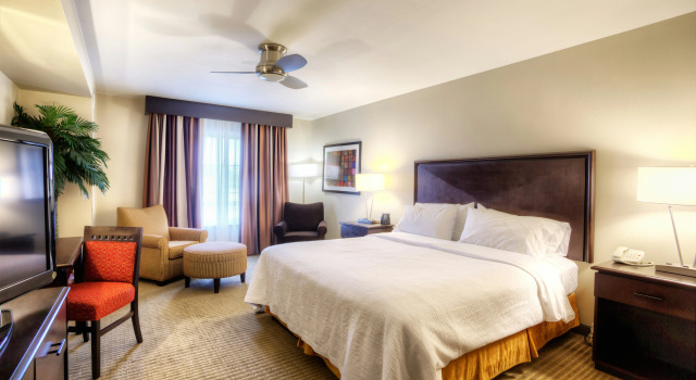 Embassy Suites Laredo, Rezervovat Hotel Laredo Texas