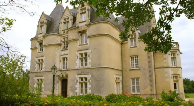 Hotel The Originals Château de Perigny, Забронировать Отель Вуйе Вьен