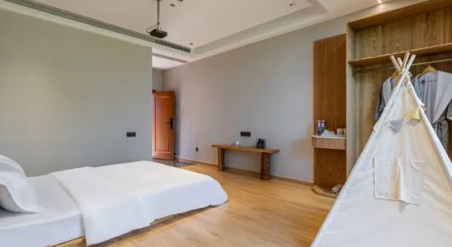 Люкс с балконом и с видом на восход Home stay at night