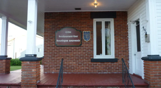 Auberge Des Plaines, Rezervovat Hostel  