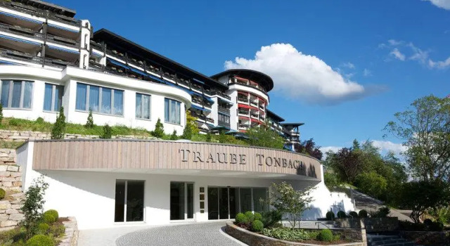 Полулюкс с балконом и с красивым видом из окна Hotel Traube Tonbach