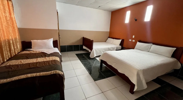 Трёхместный семейный номер Standard Hostal Alpachaca - New Quito Airport
