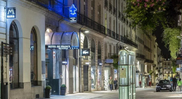 Oceania lHôtel de France Nantes, Забронировать Отель Centre Ville Нант, рядом с Иль де Версаль