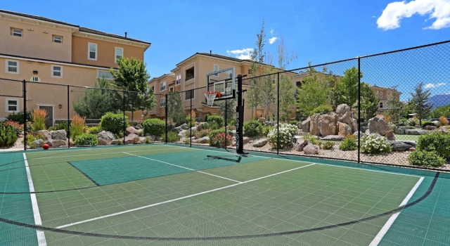 Коттедж New Elegant 1BR Retreat Heated Pool Gym Sauna