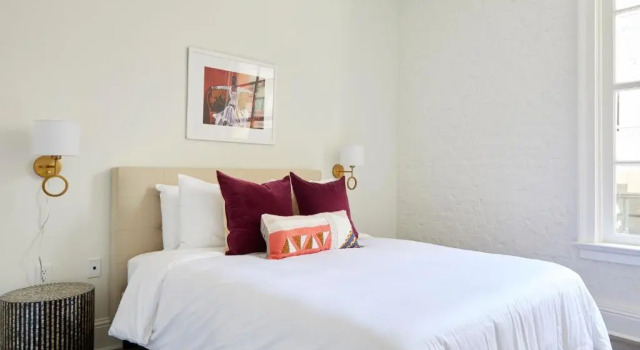 Апартаменты с 2 комнатами St. Charles Elegant Suites by Sonder
