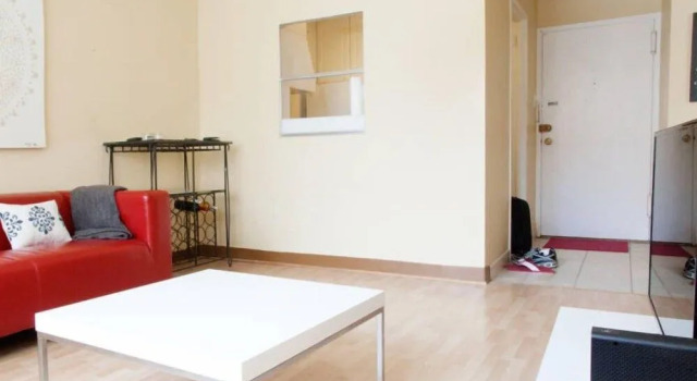 Cozy 1BR Rosslyn Apt with a View