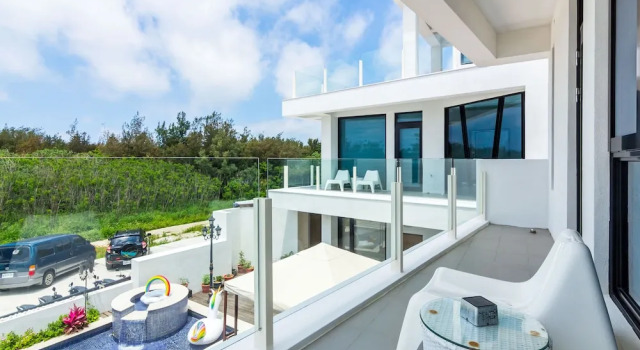 Camera doppia Superior con balcone e con vista sul cortile Sun Palm B&B