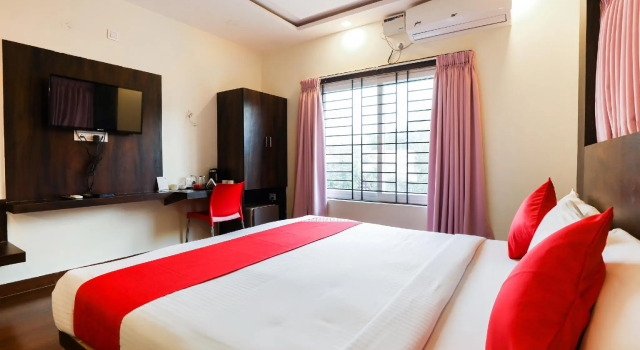 Capital O 62579 Royal Wood Premier, Rezervovat Hotel Hotely v Bangalore s parkováním, Parkování