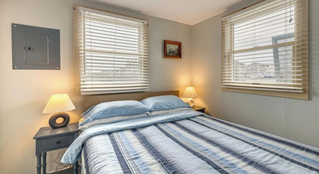 Walk to Beach & Pool! East End P-town Condo, Забронировать Апартаменты/квартира Провинстаун 